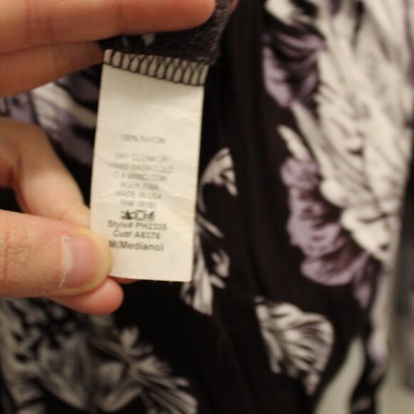 Audrey 3 +1 Floral Romper Size Medium - Picture 10 of 10